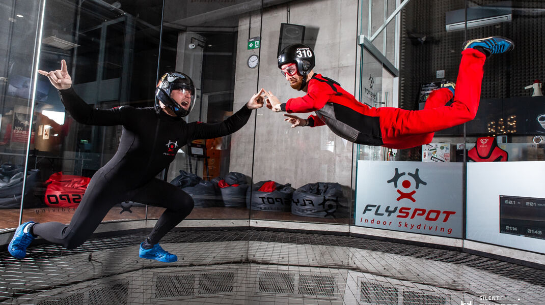 Szkolenie indoor skydiving