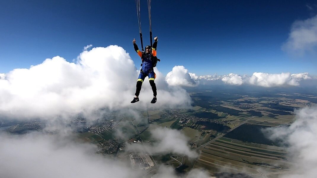 Szkolenie indoor skydiving
